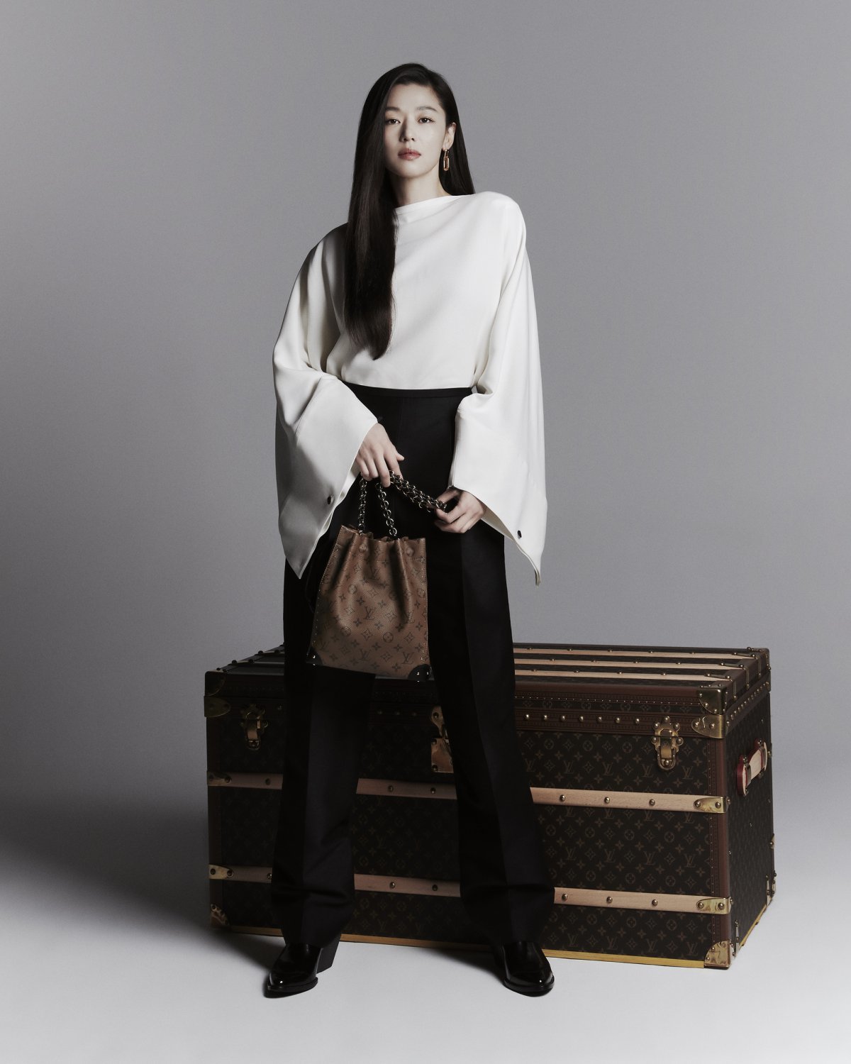 Actress Jun Ji-hyun. Photo = Louis Vuitton 