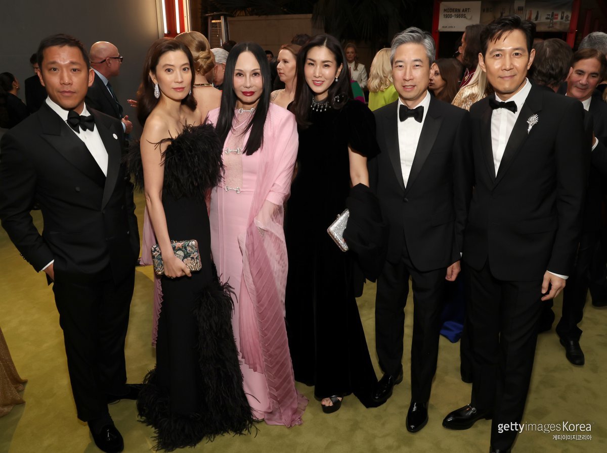 Lim Se-ryeong, Vice Chairman of Daesang Group (second from left) and Lee Jung-jae (far right). Photo = Getty Images Korea