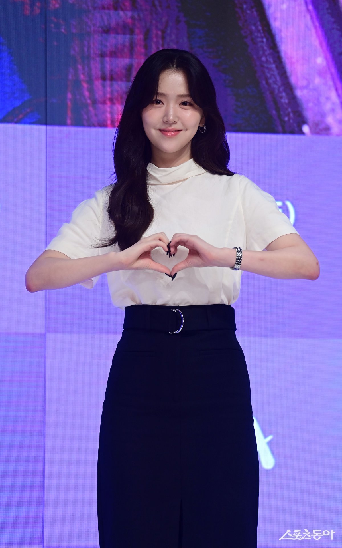 Actress Kim Ji-eun poses at the production presentation for Channel A‘s ‘Check In Hanyang’ held at the Eliena Hotel in Nonhyeon-dong, Gangnam-gu, Seoul on the 17th. Reporter Joo Hyun-hee teth1147@donga.com