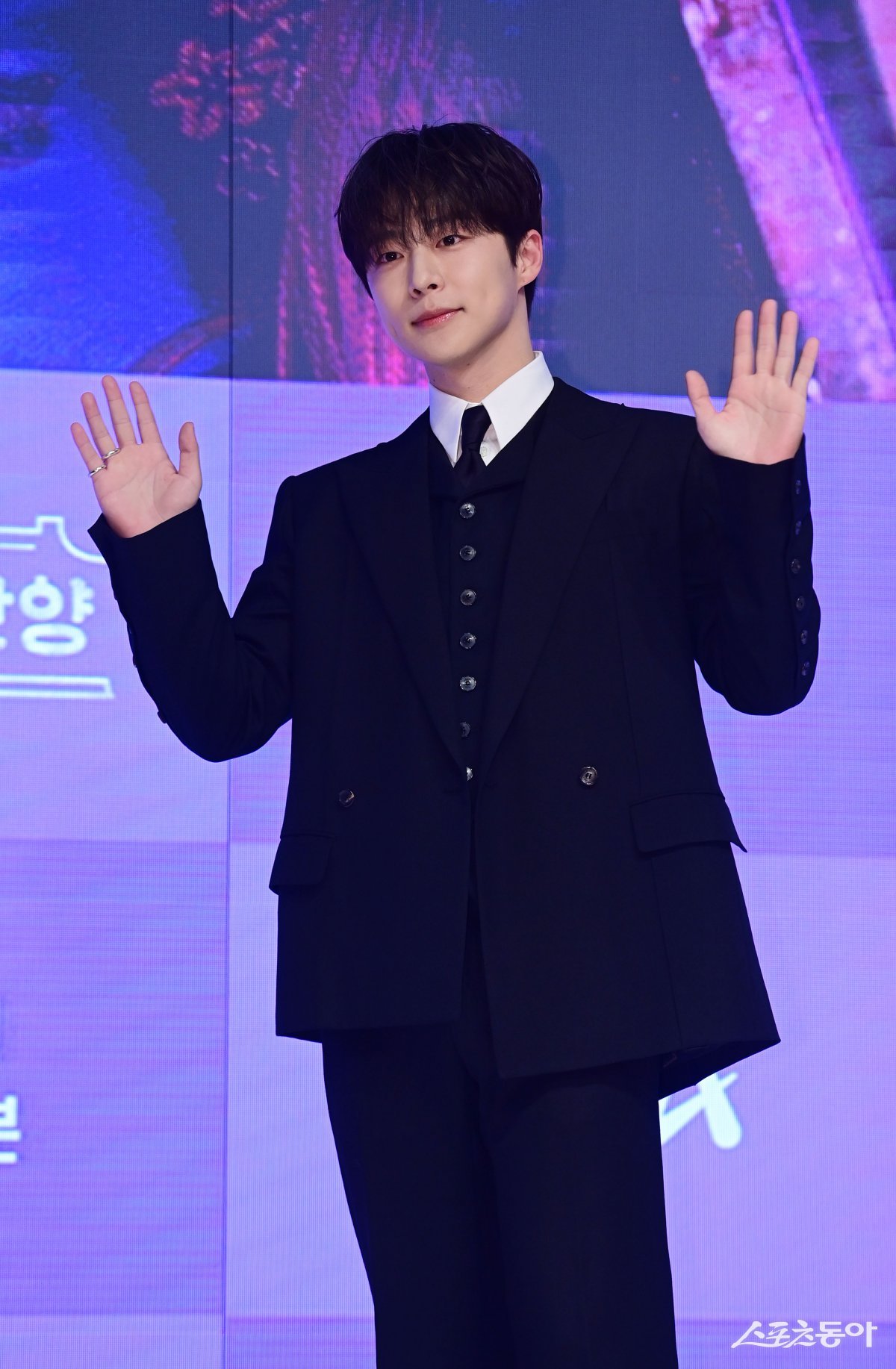 Actor Bae In-hyuk poses at the production presentation for Channel A‘s ‘Check In Hanyang’ held at the Eliena Hotel in Nonhyeon-dong, Gangnam-gu, Seoul on the 17th. Reporter Joo Hyun-hee teth1147@donga.com