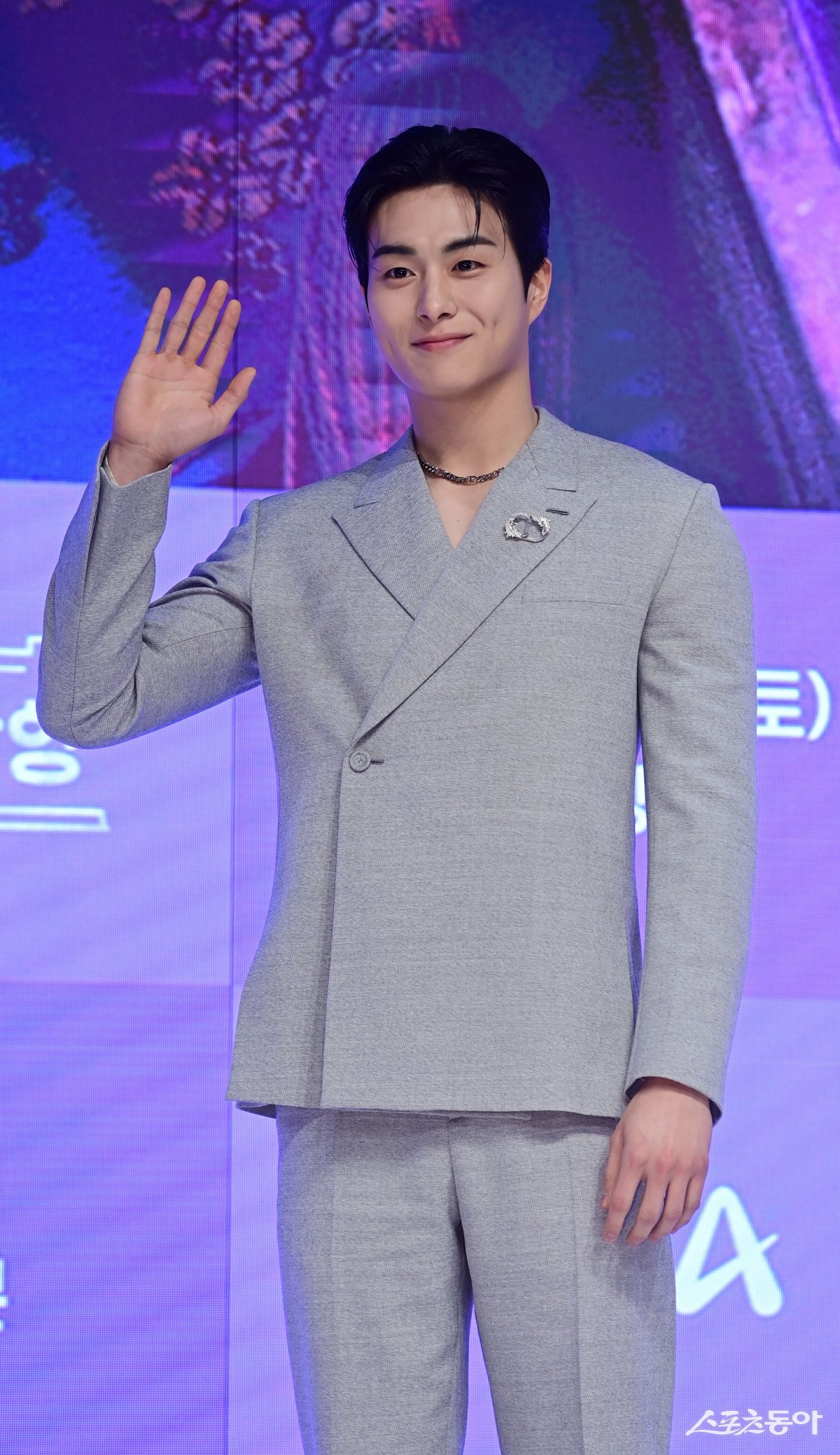 Actor Jung Gun-joo poses at the production presentation for Channel A‘s ‘Check In Hanyang’ held at the Eliena Hotel in Nonhyeon-dong, Gangnam-gu, Seoul on the 17th. Reporter Joo Hyun-hee teth1147@donga.com