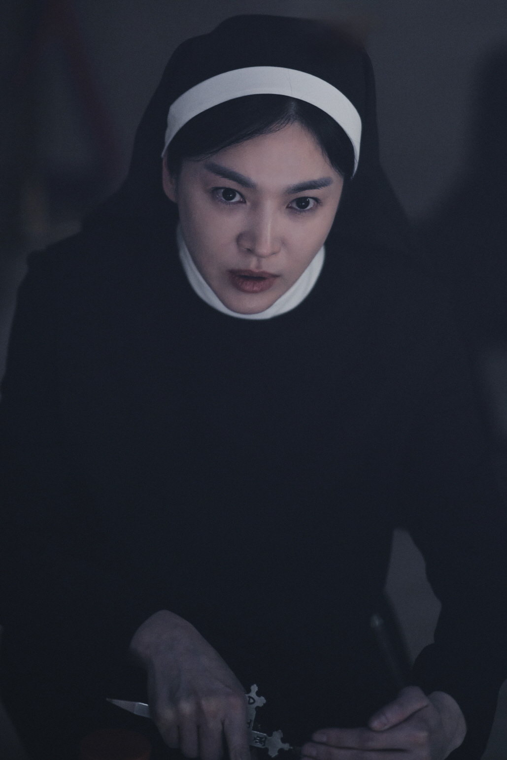 ‘Black Nuns’ Song Hye-kyo‘s very presence is a strong mise-en-scène