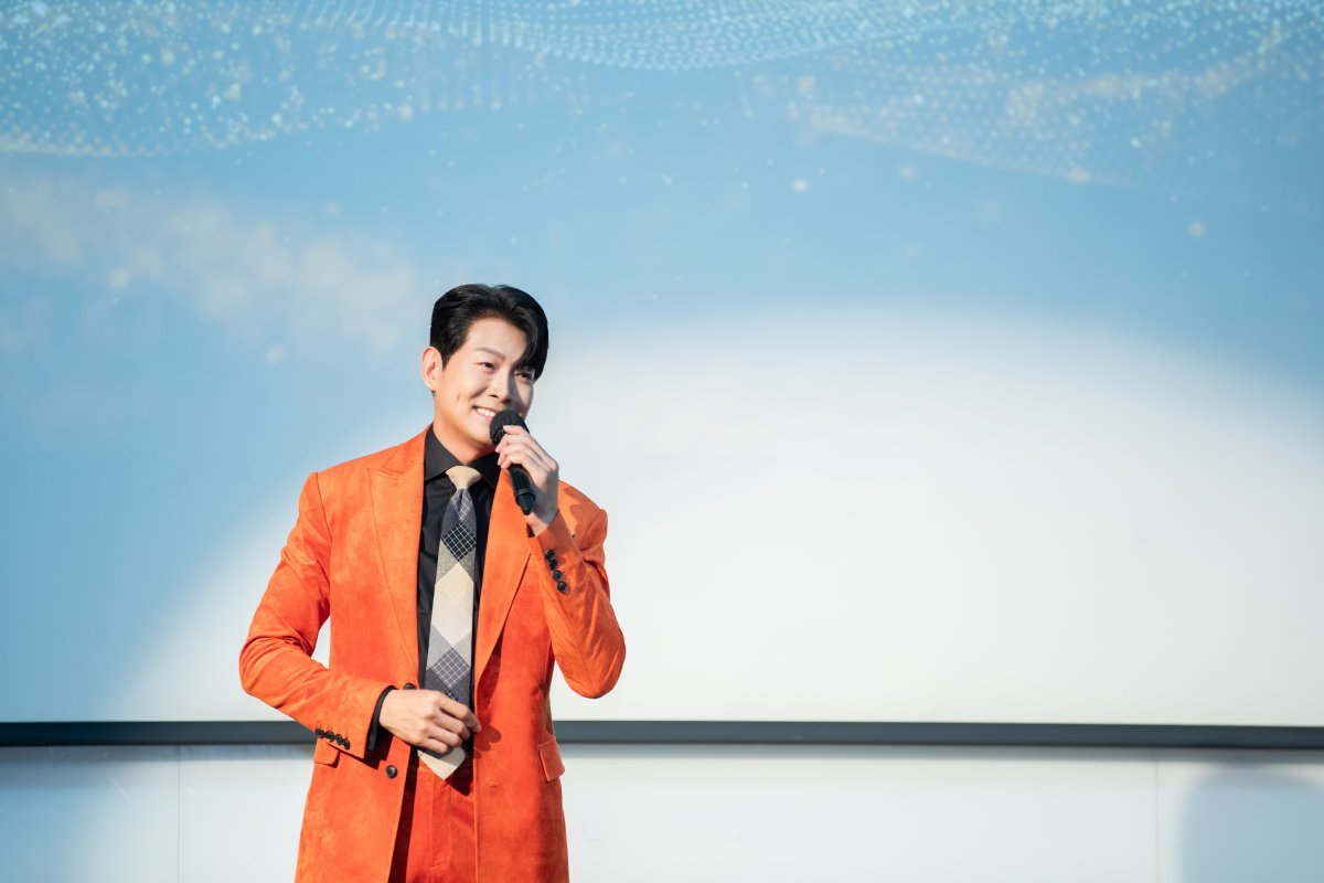 Singer Kim Yong-pil, who started out as an announcer, will appear in the newly established trot festival, the biggest year-end festival in the trot world, ‘2024 SBS Trot Festival’. Photo courtesy of Big Culture Entertainment