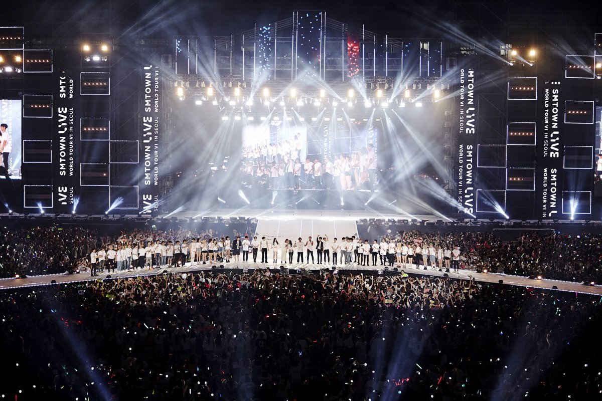 ‘Pioneer and leader’ SM Entertainment, whose history of K-pop is also its internal history, is celebrating its 30th anniversary this year. To commemorate its 30th anniversary, SM will hold a commemorative concert at Gocheok Sky Dome in Seoul on the 11th and 12th. Photo courtesy of SM Entertainment