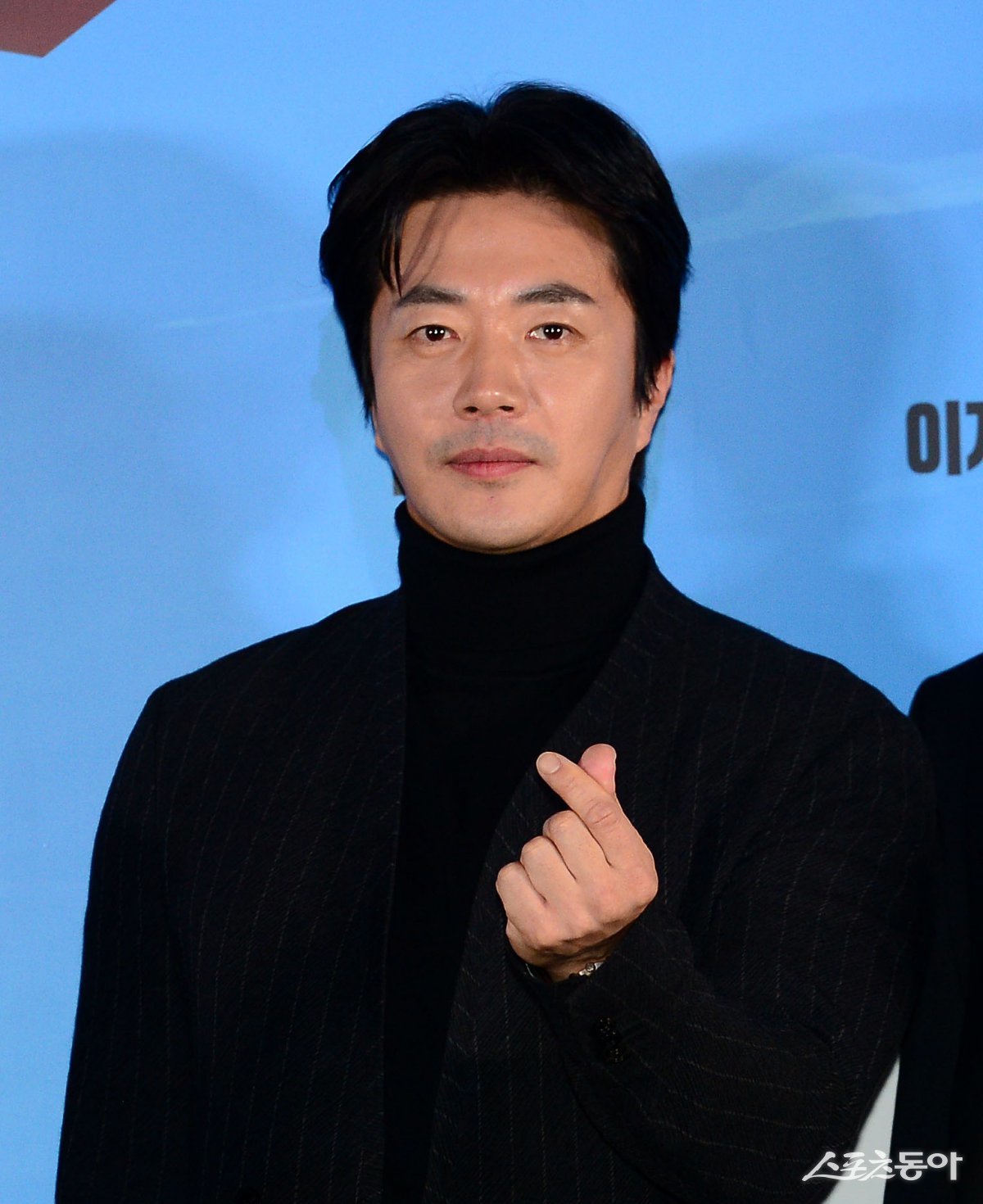 Kwon Sang-woo poses for the camera at the press conference for the movie ‘Hitman 2’ held at CGV Yongsan I-Park Mall in Yongsan-gu, Seoul on the 15th. Reporter Kim Min-seong marineboy@donga.com