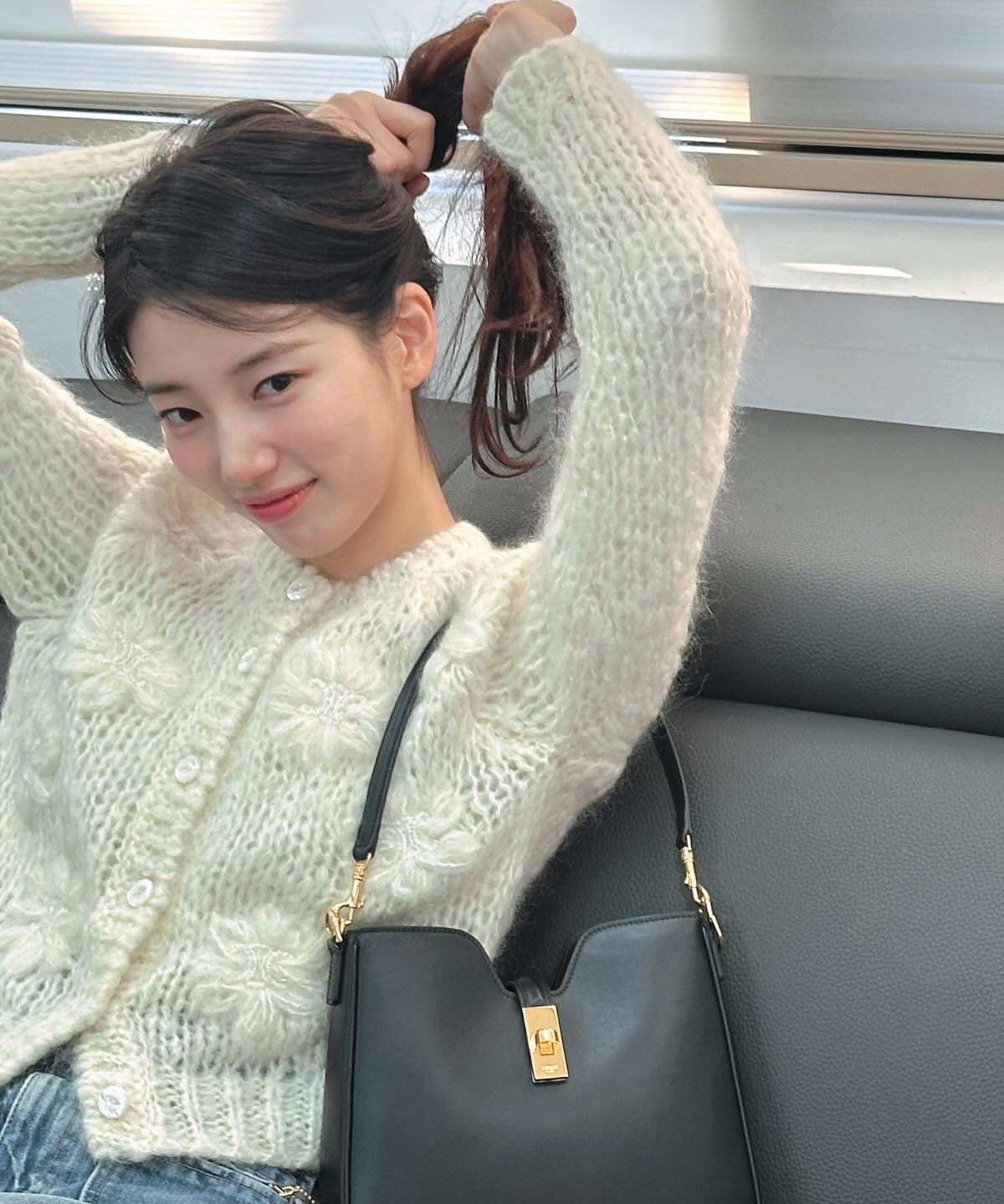 Photo source = Suzy‘s SNS