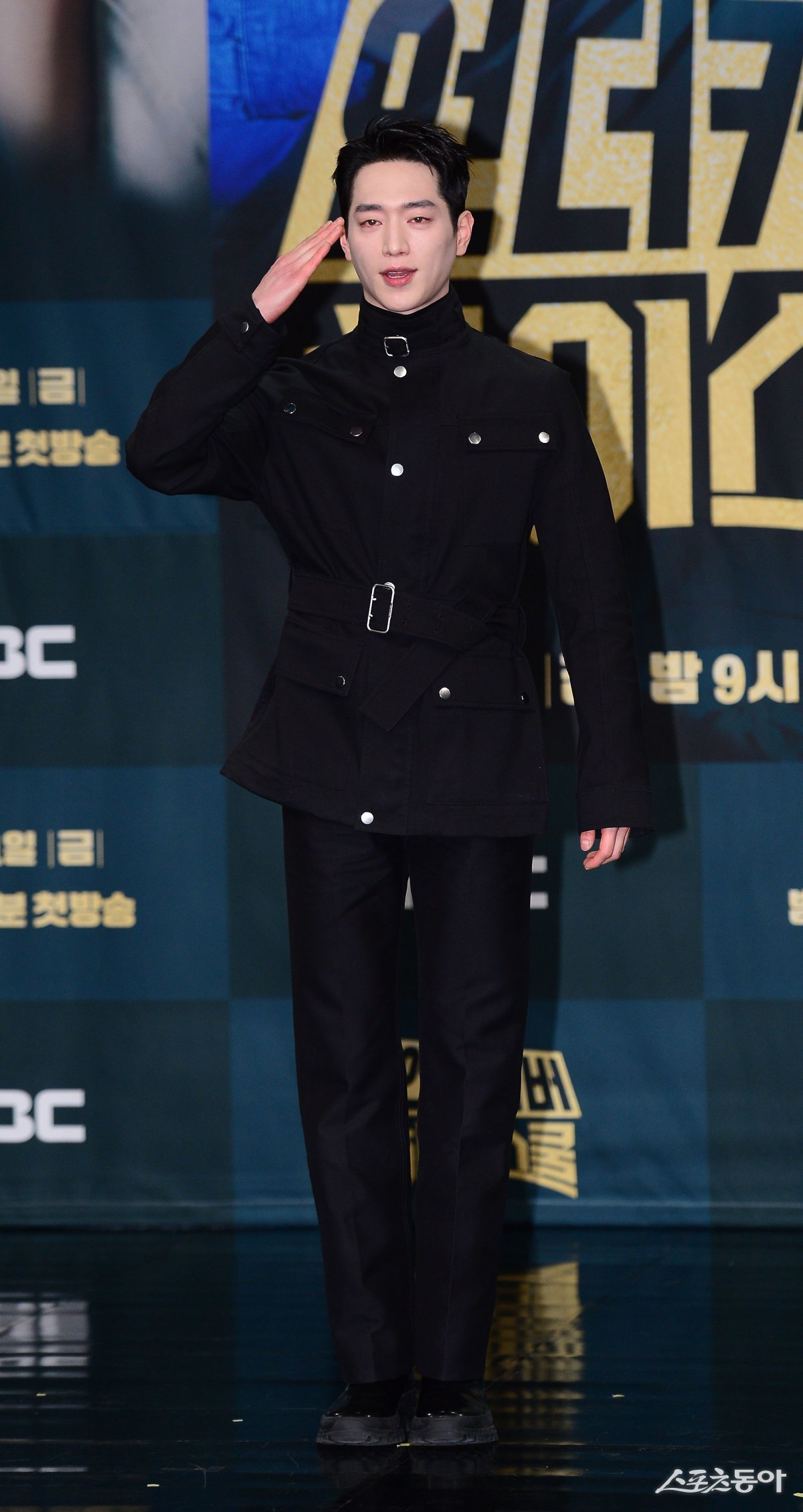 Actor Seo Kang-joon is having a photo time at the production presentation for MBC‘s new Friday-Saturday drama ‘Undercover High School‘, held at the MBC new building in Sangam-dong, Mapo-gu, Seoul on the 20th. Reporter Kim Jong-won won@donga.com