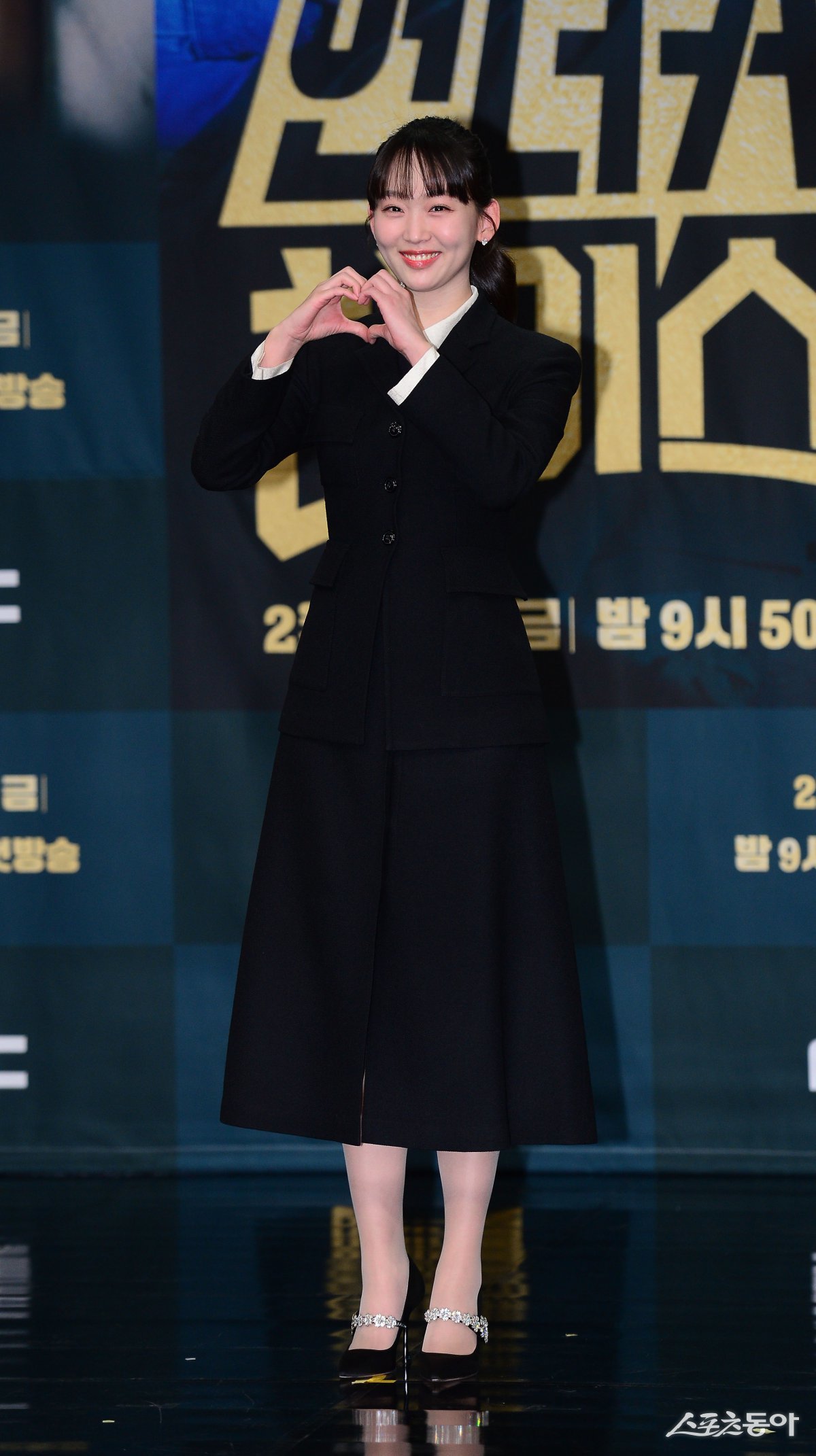 Actress Jin Ki-joo poses for a photo time at the production presentation for MBC‘s new Friday-Saturday drama ‘Undercover High School‘, held at the MBC new building in Sangam-dong, Mapo-gu, Seoul on the 20th. Reporter Kim Jong-won won@donga.com