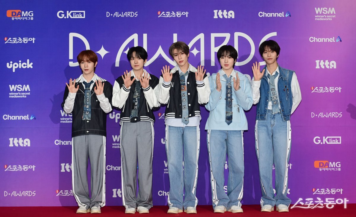 The 1st D Awards with UPICK hosted by Sports Donga (Hosted by: Sports Donga, WSM · Organized by: UPICK, WSM · Sponsored by: GK Link, ITTA) was held at the Hwajeong Gymnasium of Korea University on the 22nd. NCT WISH is posing. Reporter Joo Hyun-hee teth1147@donga.com