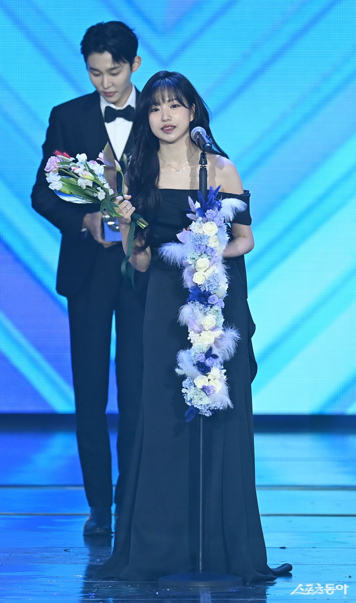 The 1st D Awards with upick, hosted by Sports Donga and organized by ‘upick’ and WSM (Hosted by: Sports Donga, WSM · Organized by: UPICK, WSM · Sponsored by: GK Link, ITTA), was held on the 22nd at the Hwajeong Gymnasium of Korea University in Seoul. Jo Yu-ri, who won the D*AWARDS IMPACT, is expressing her feelings about the award. Reporter Joo Hyun-hee teth1147@donga.com