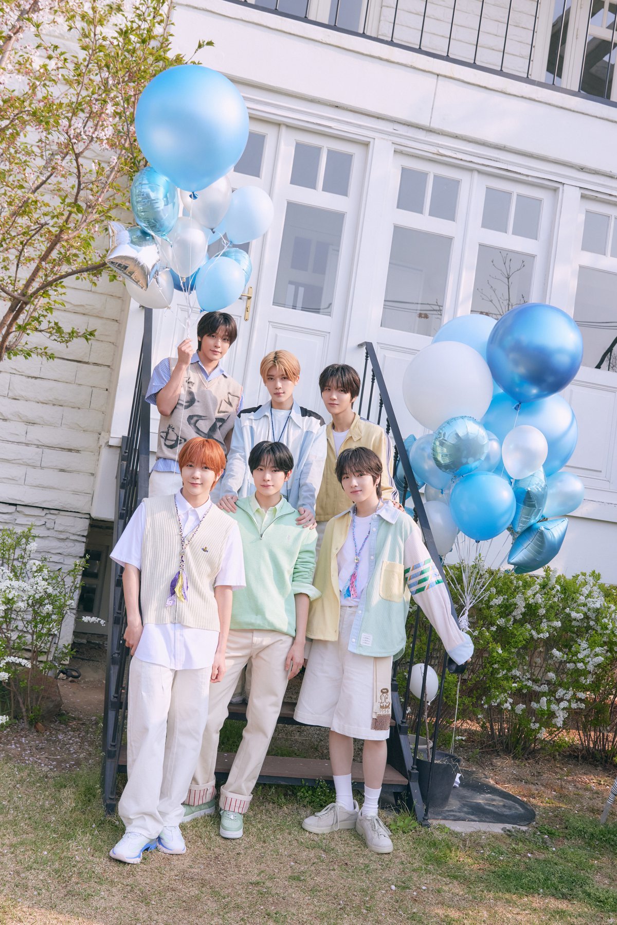 “I don’t think it’s the right age to ‘get muscular’ yet.I think ‘Czennies’ will want to see our cute appearances more.” NCT Wish, a symbol of boyish beauty expressed through refreshing Photo courtesy of SM Entertainment