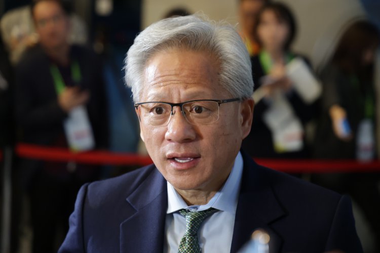 젠슨황 “中 AI기업은 전력 무료로 써… AI 경쟁서 美 이길것”