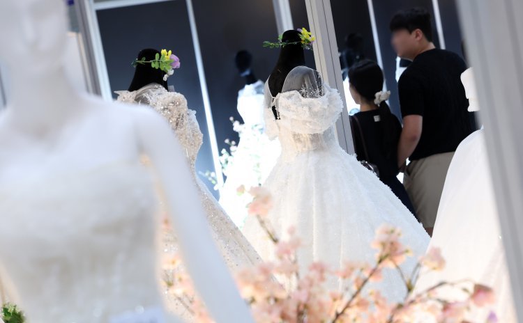 수도권 32세男 69%-31세女 58% 미혼… “집값-생활비 부담”