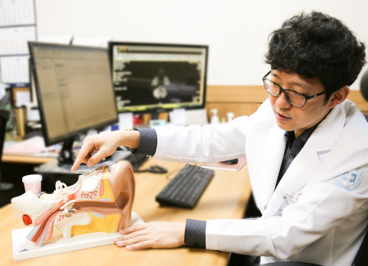 “너무 어지럽네” 균형 잃고 휘청…혹시, ‘소뇌경색’ 신호?