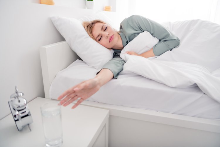 “잠만 자면 입이 바싹바싹”…잠들기 전에 이것 체크해야 [알쓸톡]