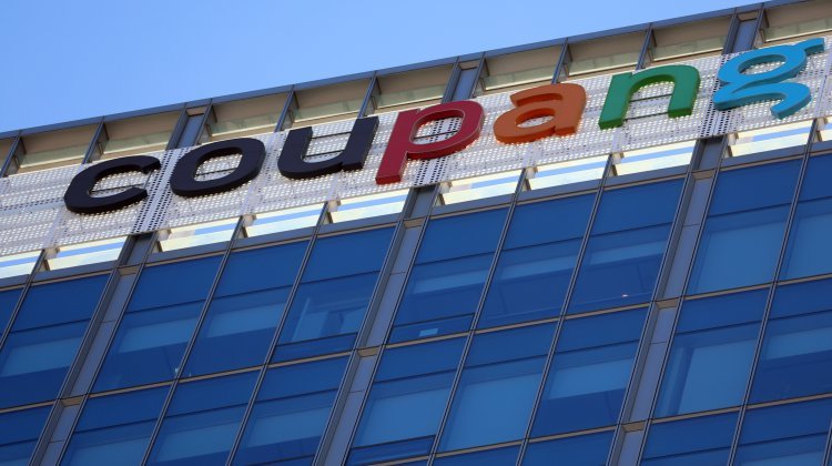 쿠팡 앱 설치 11% 줄어, 네이버스토어 ‘반사이익’