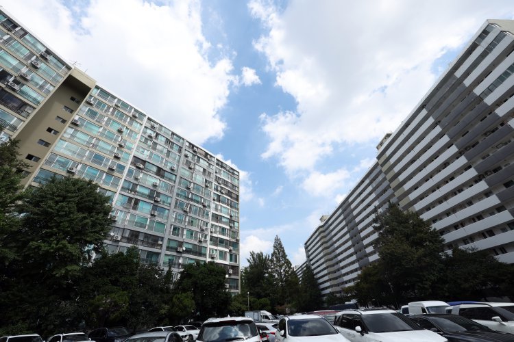 강남 재건축 아파트 3.3㎡당 1억 넘어