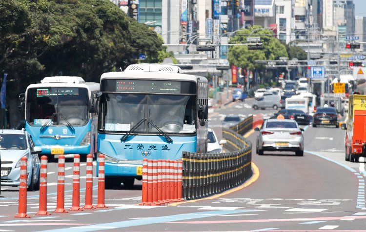 제주 외국인관광객, 버스 이만큼 탔다…8~11월 10만여명