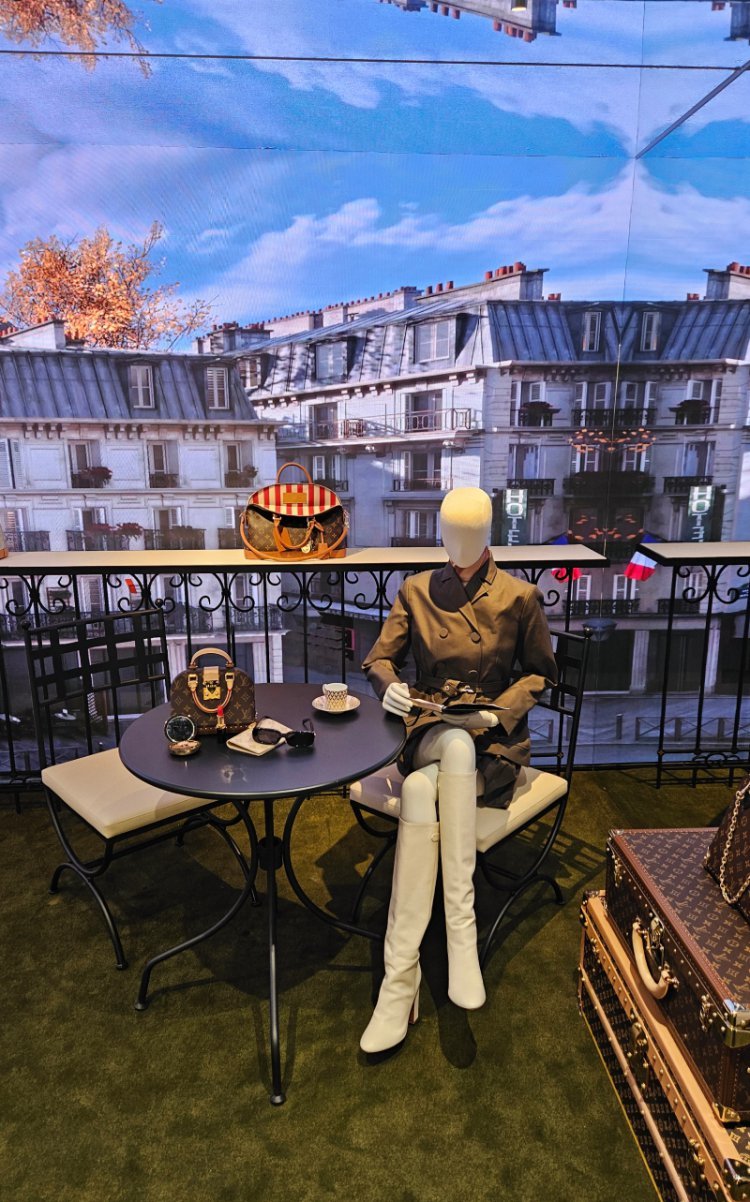 파리 호텔 감성 그대로… ‘모노그램’ 130주년 기념 팝업 열어