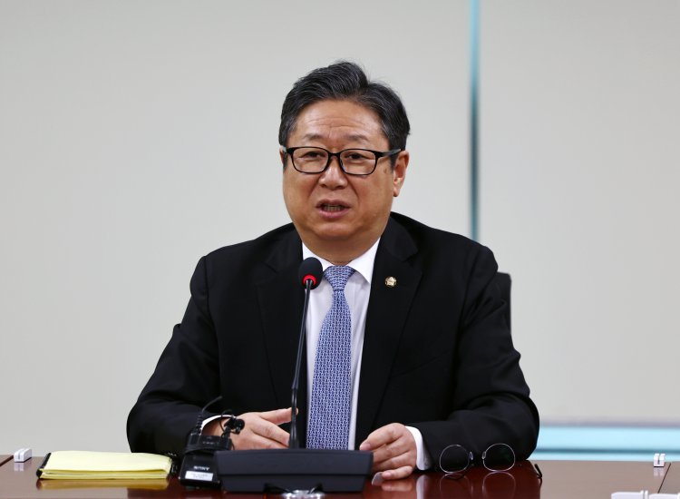 “한강벨트서 캠핑 느낌 즐겨요”…‘폐버스 주택’ 조롱 밈 확산