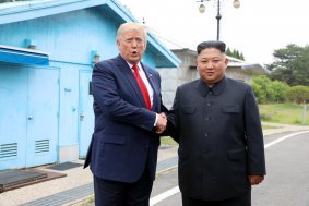 트럼프, 김정은과 회동 불발… “머지않은 미래에 北 만날것”