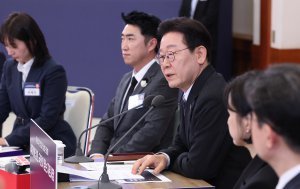 “코스닥 1부-2부 리그로 나눠 경쟁… 낮은 주가 방치한 기업 공개”