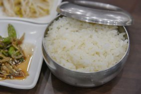 ‘공깃밥 2000원’… 심리적 저항선 뚫은 쌀값