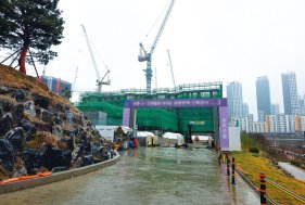 “월례비-추가금 안주면 공사 태업 우려”… 하청업체, 울며겨자먹기