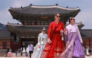 방한객 벌써 1000만명 넘었다…외국인 카드 소비도 역대 최대