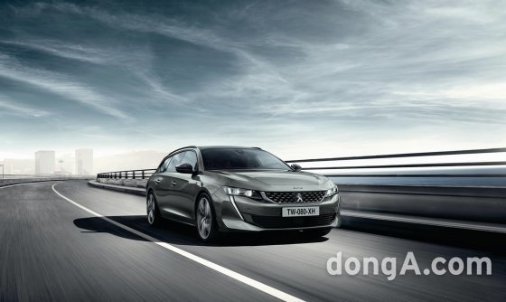 Peugeot, 508 product family test drive event held: Biz N | 110257010.1