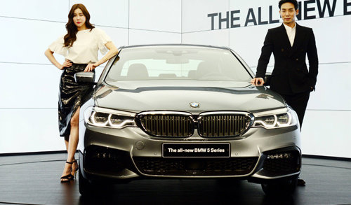 BMW코리아가 21일 출시한 5시리즈의 7세대 새 모델 ‘뉴 5시리즈’. BMW코리아 제공