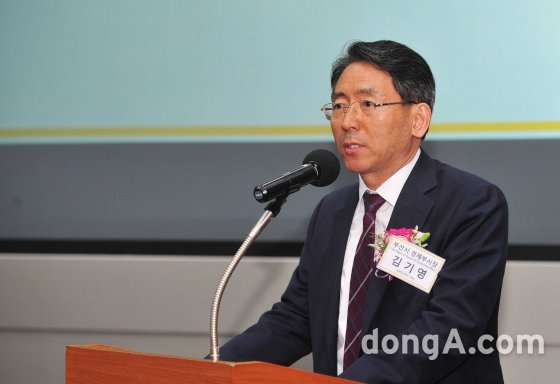 김기영 부산시 경제부시장이 르노삼성 부산공장 누적 생산 300만대 돌파 기념 행사에 참석했다.