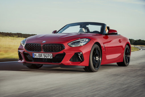 BMW 뉴 Z4는 감성적인 차체 디자인과 강화된 주행 성능으로 펀 드라이빙의 진수를 맛볼 수 있는 2인승 정통 로드스터다. 사진제공｜BMW코리아