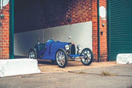 1920∼30년대 명차인 부가티 타입 35의 모습을 작은 크기로 재현해 만든 ‘부가티 베이비 II’. The Little Car Company