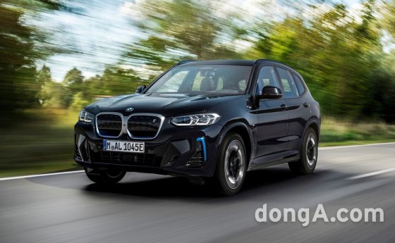 BMW iX3