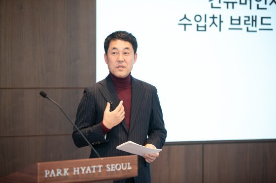 이지홍 혼다코리아 대표(사진)는 지난달 10일 신년 기자간담회에서 “따듯한 봄날 신형 CR-V를 출시하면서 이때부터 모든 라인업을 온라인에서만 판매한다”라고 선언했다. 뉴시스