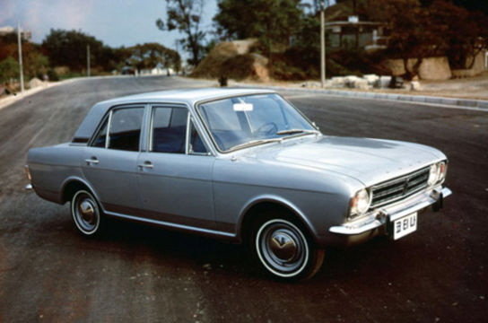 현대자동차의 첫 생산 차량인 소형 세단 ‘코티나’. 현대자동차 제공