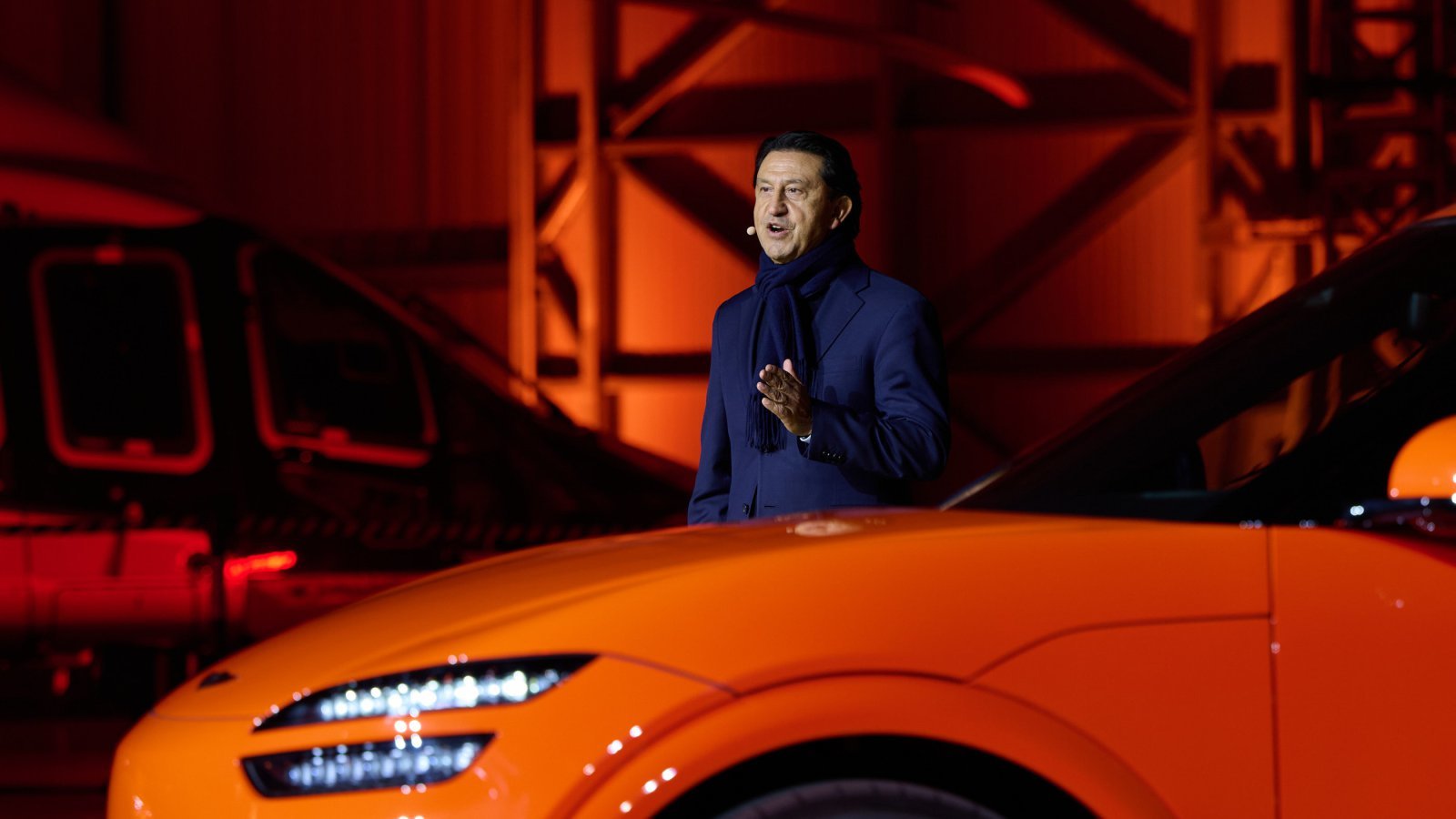 현대차 호세 무뇨스 CEO가 제네시스 GV60 마그마 월드 프리미어에서 발표하는 모습.(제네시스 제공)