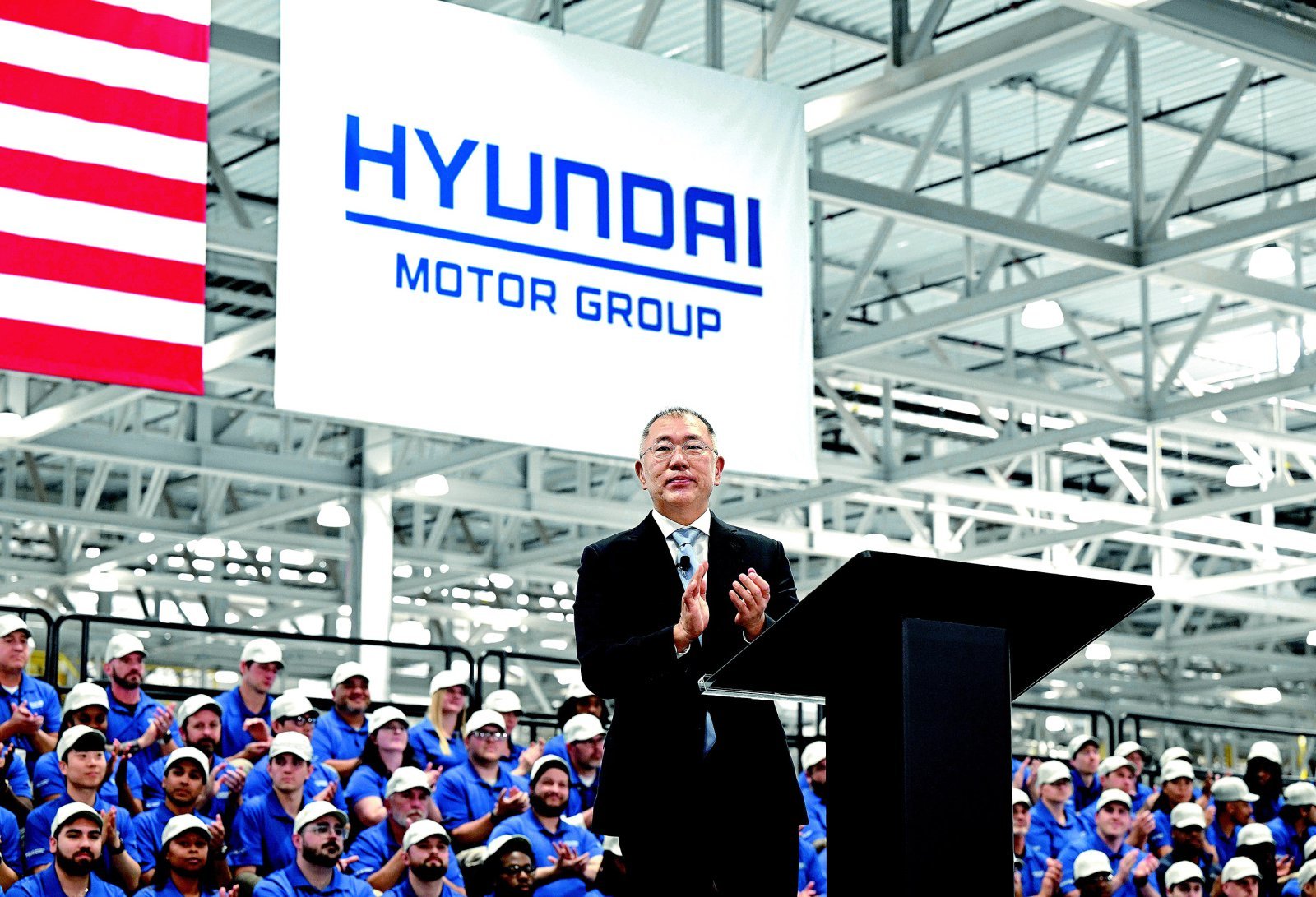 정의선 현대차그룹 회장이 26일(현지시간) 미국 조지아주 엘라벨에 위치한 ‘현대자동차그룹 메타플랜트 아메리카(Hyundai Motor Group Metaplant America, HMGMA)’ 준공식에 참석해 환영사를 하고 있다. (현대차그룹 제공, 판매 및 DB 금지) 2025.3.27/뉴스1