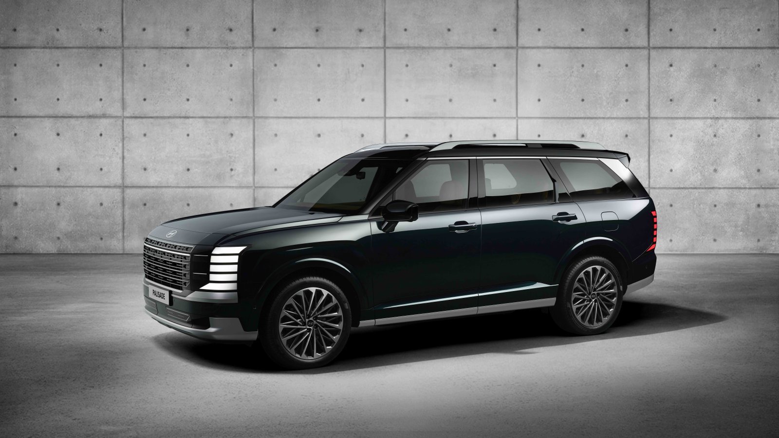 현대자동차 ‘디 올 뉴 팰리세이드’의 외관. 덩치는 크지만 경쾌한 주행 성능을 자랑했으며 스피커 등 실내 편의품목도 수준급이었다. 현대차그룹 제공