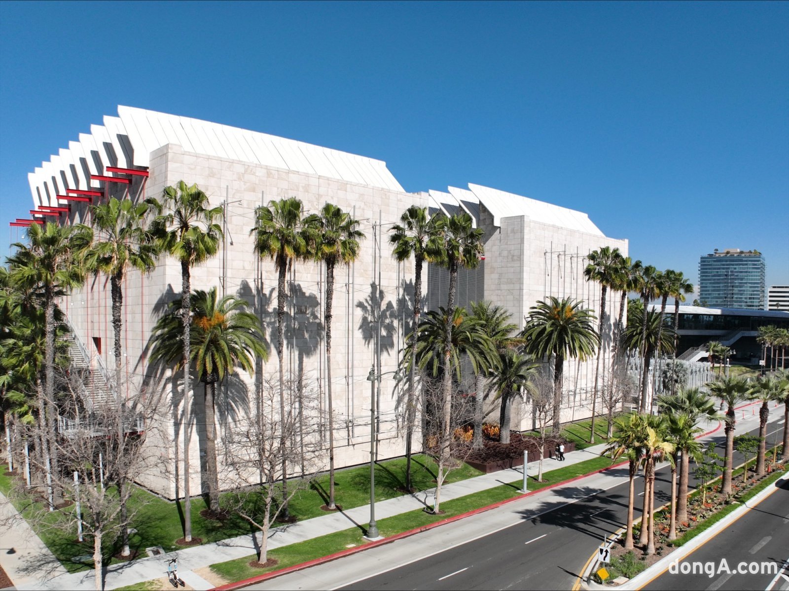 LACMA BCAM 건물 전경. 출처 Photo © Museum Associates/LACMA; Gary Leonard