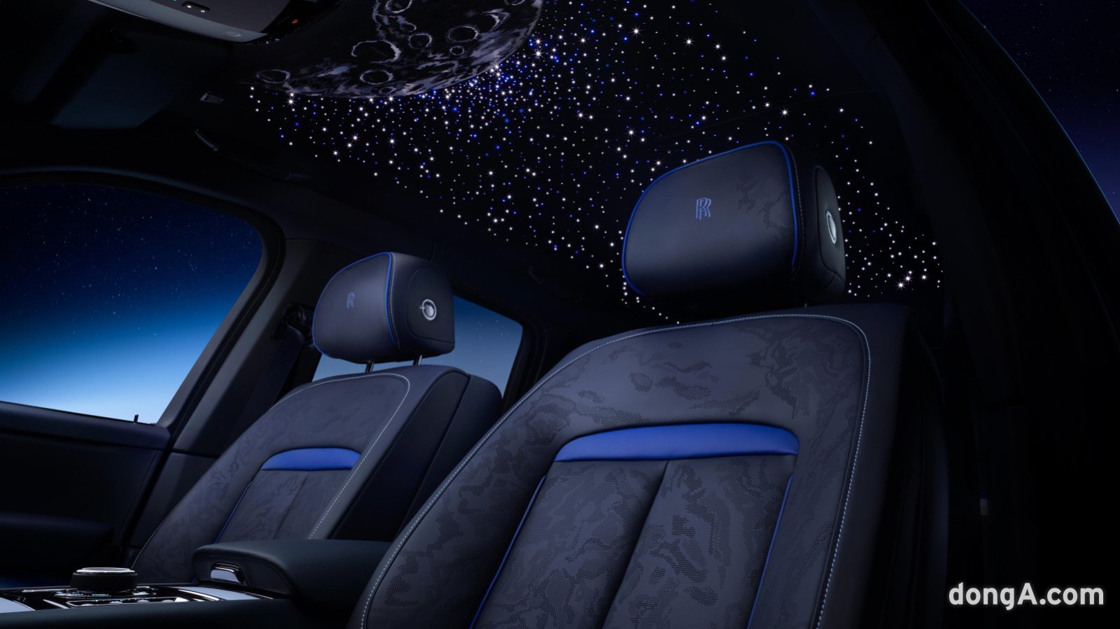 2023년 블랙 배지 컬리넌 블루 섀도우 프라이빗 컬렉션.