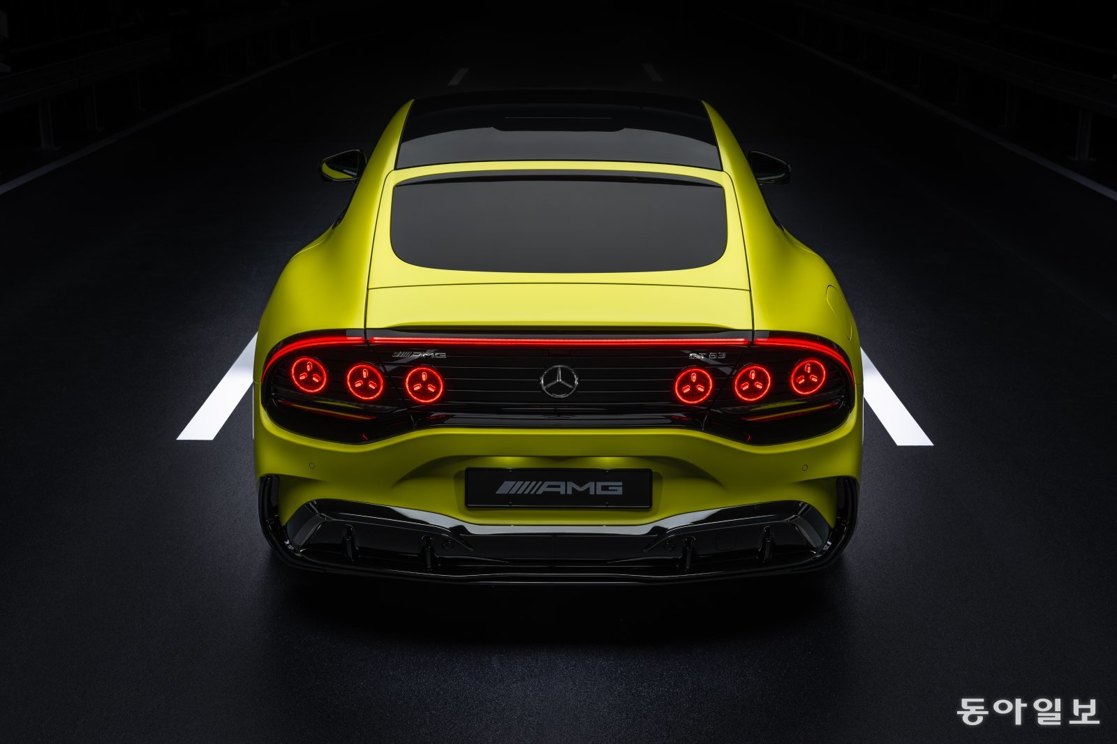 메르세데스-AMG가 20일 공개한 ‘더 뉴 메르세데스-AMG GT 4-도어 쿠페’의 외관. AMG 제공