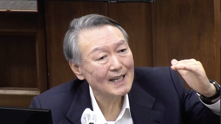 90분 최후진술 尹 “이런 바보가 쿠데타하나”… 책상치며 궤변