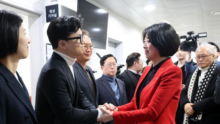 한동훈 “한심스러운 추태로 걱정 더해 송구…좋은 정치 해낼 것”