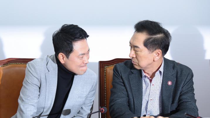 국민 64%가 “내란” 이라는데… 당심만 보며 민심 등지는 국힘