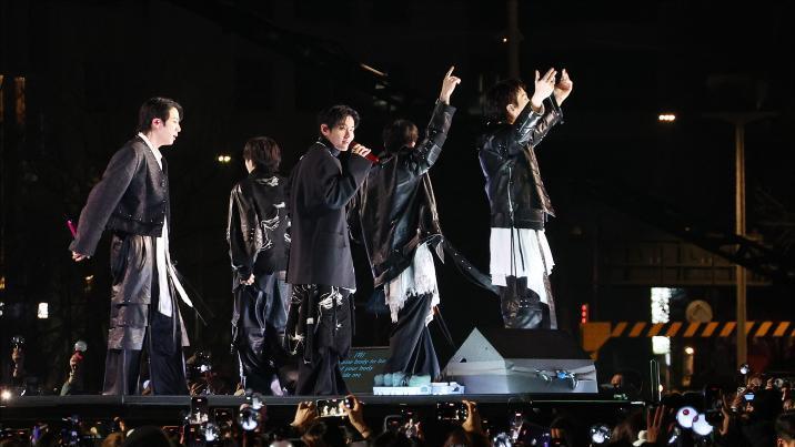 “위 아 백!” 방탄소년단, 광화문광장에서 새로 쓴 역사…역대급 컴백