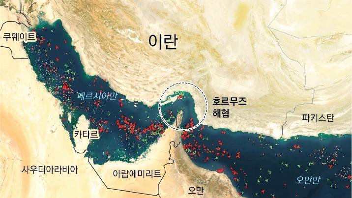 트럼프 “호르무즈 통행료 검토… 이란과 조인트 벤처 추진할 수도”