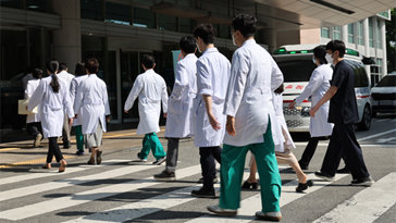 尹 “어느날 갑자기 ‘2000명 증원’ 아냐…의료계 통일된 의견 나오기 어려워”