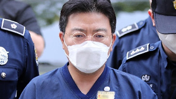 ‘SG發 주가조작’ 주범 라덕연 보석 석방…구속 1년만